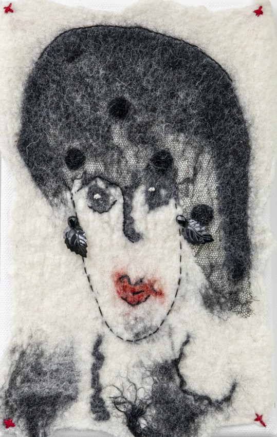 Josée Mesnard, Corine - Visage figuratif laine feutrée Josée Mesnard, Corine - Visage figuratif laine feutrée