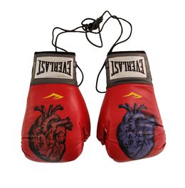 Skulpturen, Gants de boxe (Red-heart red-violet), Nick Walker