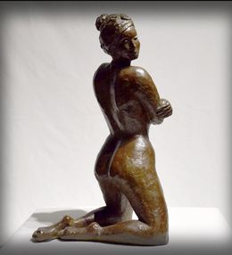 Sculpture, A genoux, Nita M