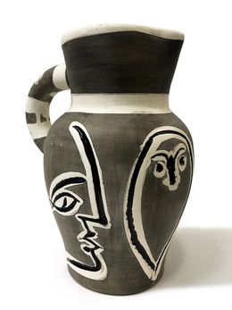 Diseño, Pichet Gravé Gris (Ceramic Pitcher), Pablo Picasso