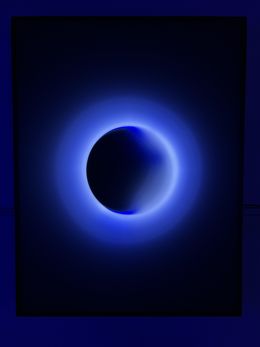 Escultura, White-Blue circular Light Hole with horizontal fade, Javier Toro Blum