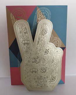 Sculpture, Peace Fingers (Gold), Shepard Fairey (Obey)
