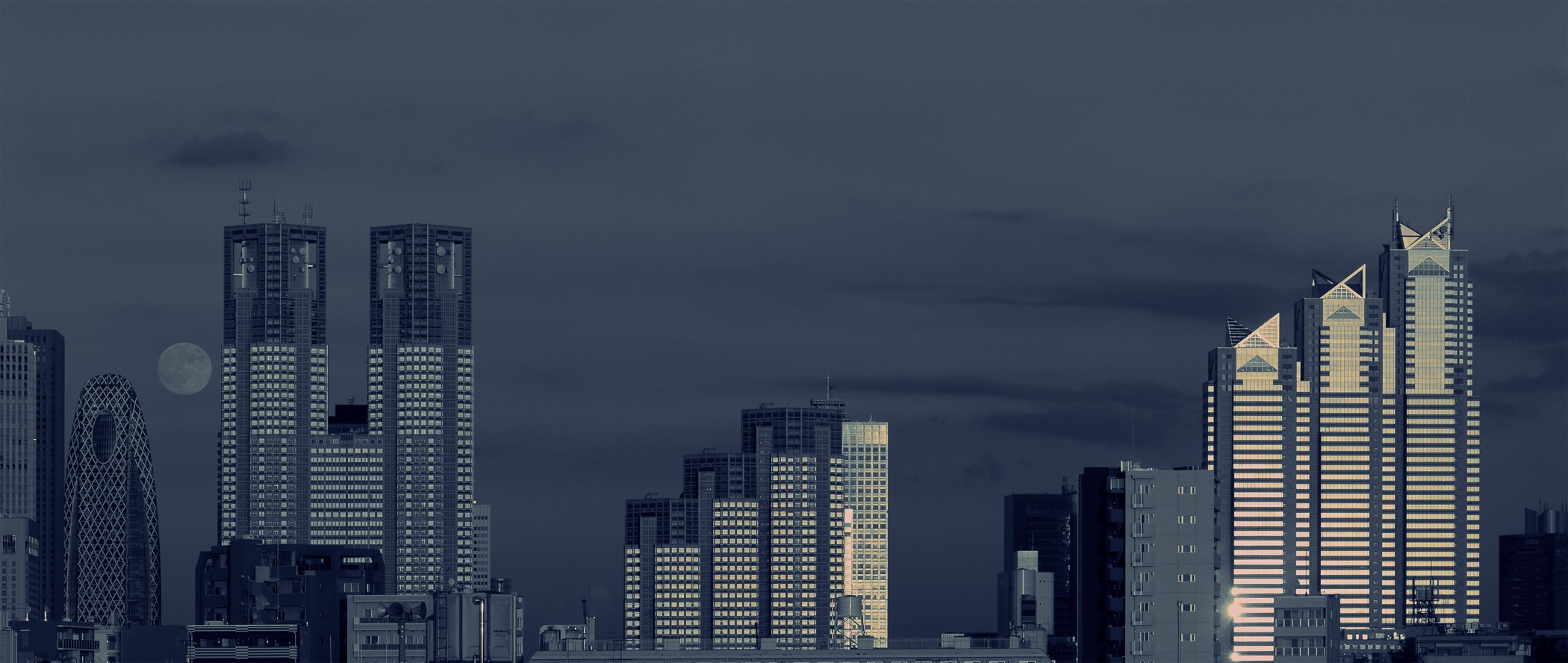 Peter M. Cook, Moon rise over Shinjuku Peter M. Cook, Moon rise over Shinjuku