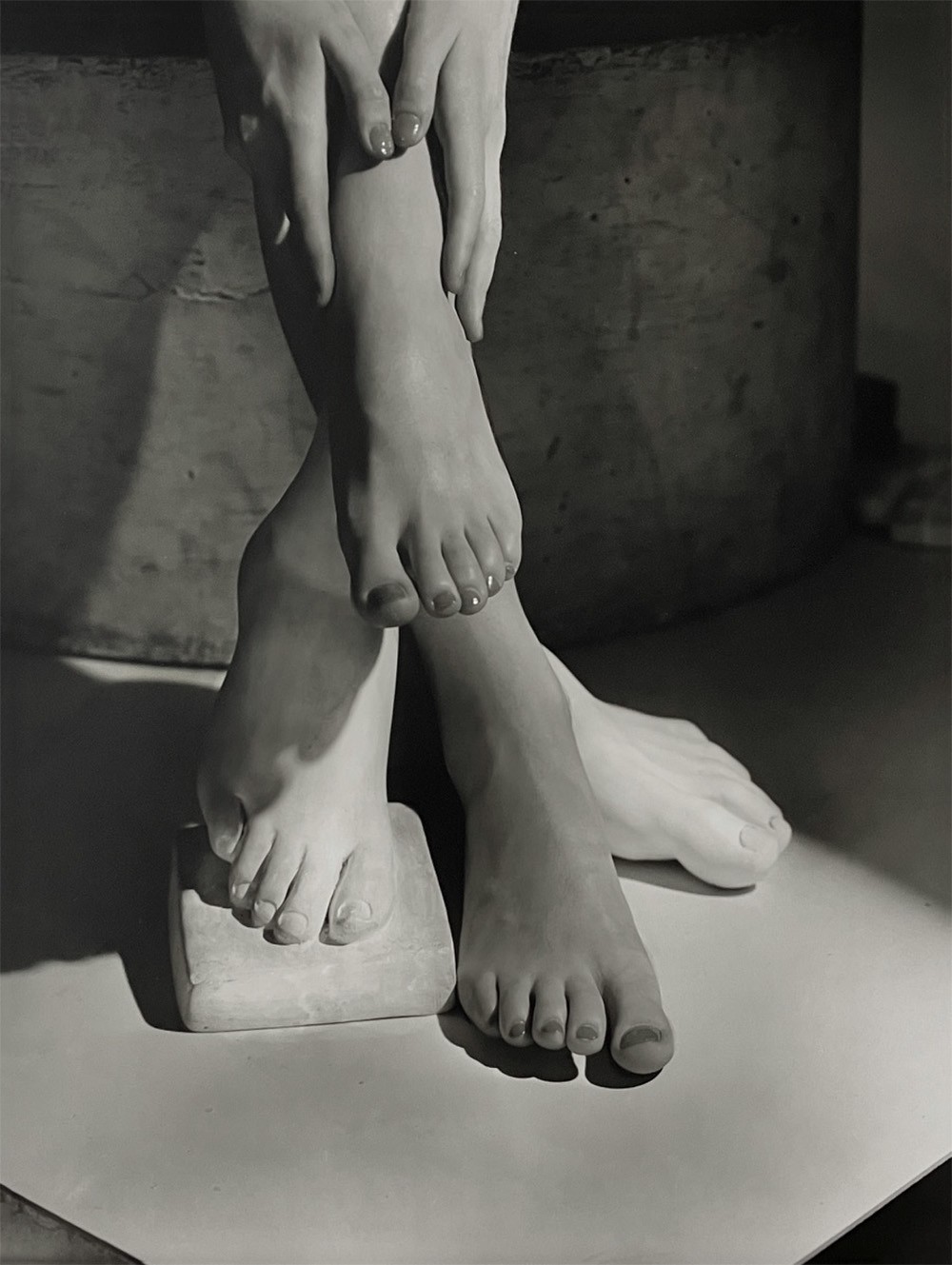 Horst P. Horst, Horst, Barefoot Beauty. NY Horst P. Horst, Horst, Barefoot Beauty. NY