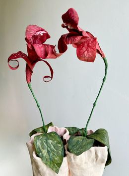 Sculpture, Mit Zunge - Silk, wire, plastic, paint, latex, wood  and clay, Lena Widmann