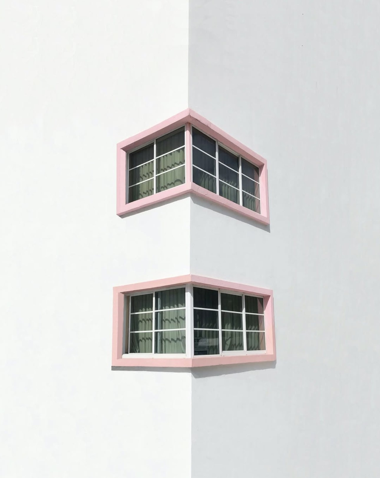Marcus Cederberg, Pink corner windows Marcus Cederberg, Pink corner windows