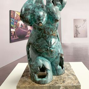 Sculpture, Torse en bronze coulé patine en oxyde vert, José Luis Fernández