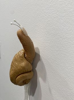 Skulpturen, Series Snails whit French nails 1- Silk, wire, plastic, paint, latex, wood and clay, Lena Widmann
