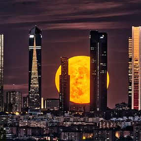 Photography, Tours de la Lune Acanto 1 - Jazzy Moons, José María & Jazzy Moon