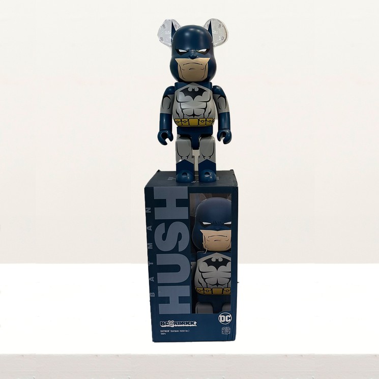 ▷ Batman Hush by Bearbrick, 2022 | Pvc Sculpture | Artsper