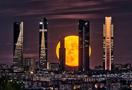 Photographie, Tours de la Lune Acanto 1 - Jazzy Moons, José María & Jazzy Moon