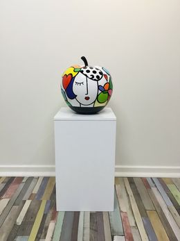 Sculpture, Miss Love, Virginia Benedicto