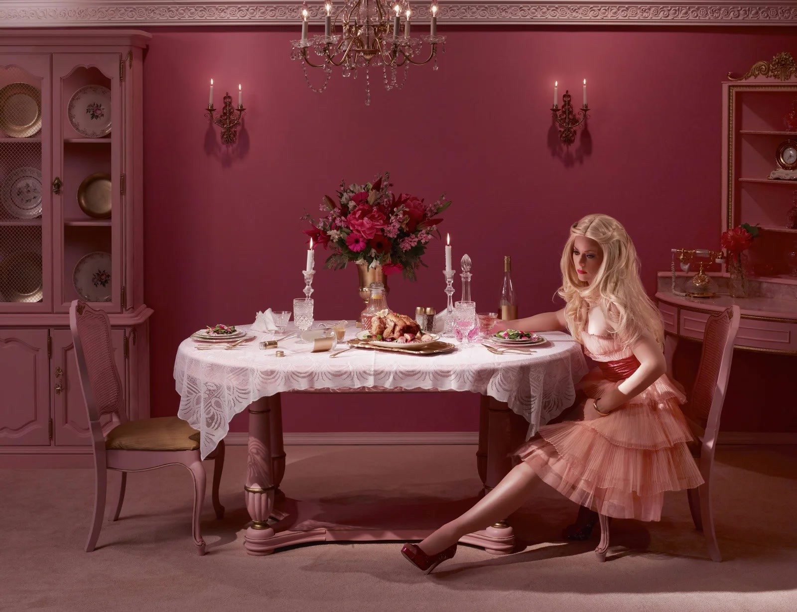 Dina Goldstein, Dining Alone - In the dollhouse Dina Goldstein, Dining Alone - In the dollhouse