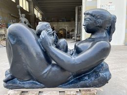 Sculpture, Maternité Allongée cm 120 - patine noire bleutée (bronze), Antoniucci Volti