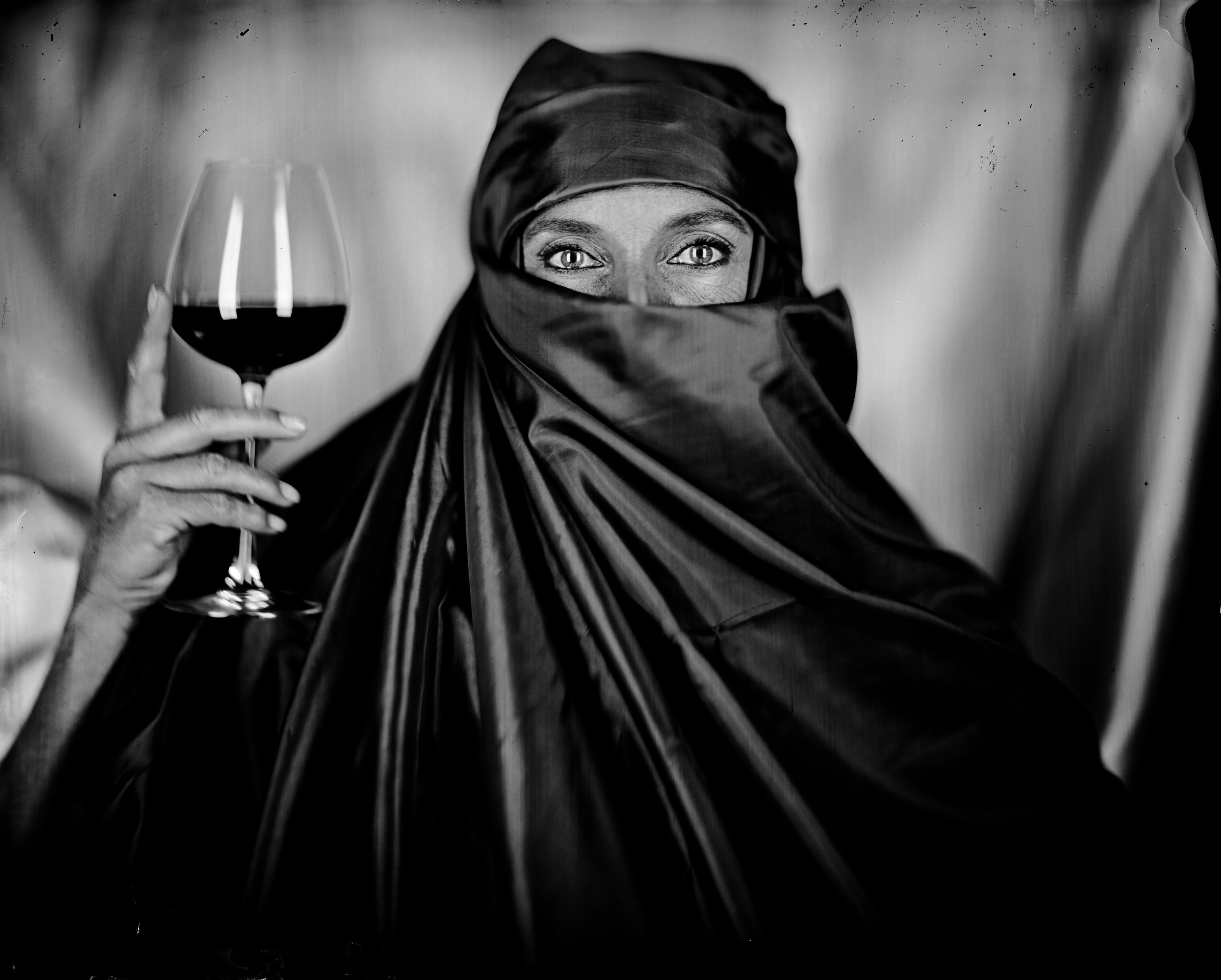 Moz - David Vuillermoz, Vin - Femme voilée - Série : Carnotzet Moz - David Vuillermoz, Vin - Femme voilée - Série : Carnotzet