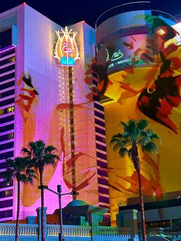 Photography, Las Vegas - Budapest / Série SuperPOPsitions, Amandine André