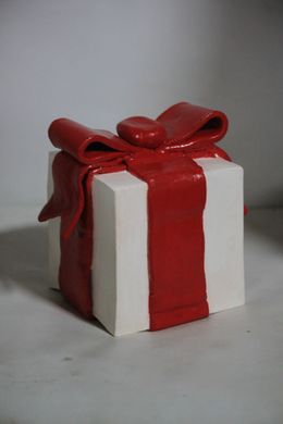 Sculpture, Gypsum gift with red bow, Kseniia Redina
