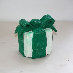 Sculpture, Gypsum gift with sparkle green bow, Kseniia Redina