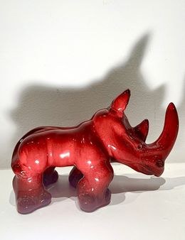 Sculpture, Mini Rhino Rouge, Gite