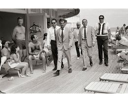 Photographie, Frank Sinatra on the Boardwalk (platinum print) (L), Terry O'Neill