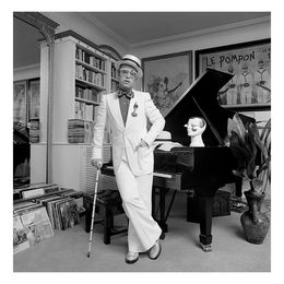 Photography, Elton John standing at his piano (S), Terry O'Neill