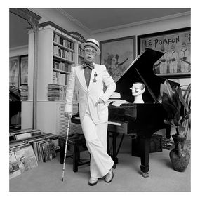 Photography, Elton John standing at his piano (S), Terry O'Neill