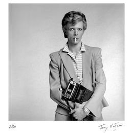 Photography, David Bowie holding a cassette player (XXL), Terry O'Neill