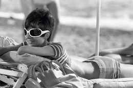 Photography, Audrey Hepburn St Tropez (XL), Terry O'Neill