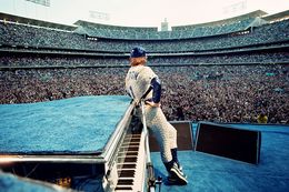 Photographie, Elton John at Dodger Stadium Standing, Terry O'Neill