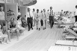 Photographie, Frank Sinatra on the Boardwalk, view 2 (M), Terry O'Neill