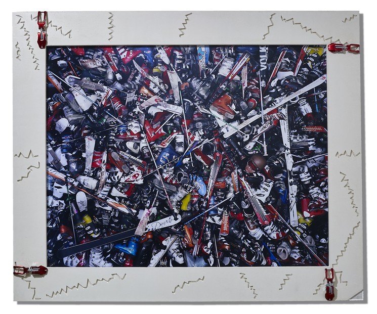 Moz - David Vuillermoz, Ski-Lost en couleur-Série: Human's belongings, 