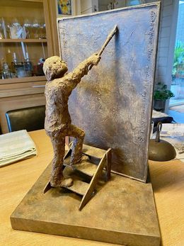 Sculpture, Painting the sky in his special blue, Lieven D'Haese