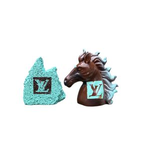 Skulpturen, Horse and Brick LV Brown and Tiffany Blue, Art Kristin