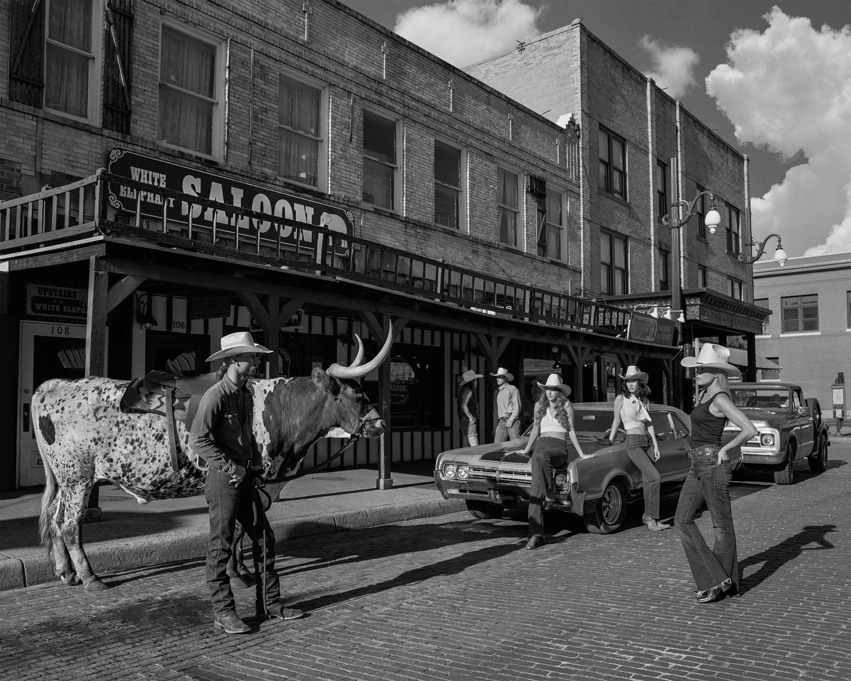 Beau Simmons, The White Elephant Saloon (M) Beau Simmons, The White Elephant Saloon (M)