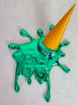 Sculpture, Fucking World, Sagrasse