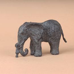 Skulpturen, Little Louise and her elephant version 2, Sophie Verger