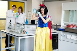 Fotografien, Snow White the Scientist, Sarah Maple