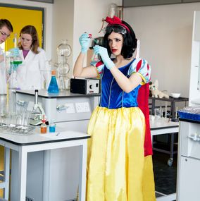 Fotografien, Snow White the Scientist, Sarah Maple