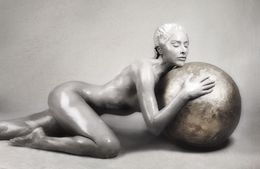 Photography, Present (L), Isabelle van Zeijl