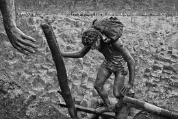 Fotografien, Gold Mine of Serra Pelada. Pará, Brazil (M), Sebastião Salgado