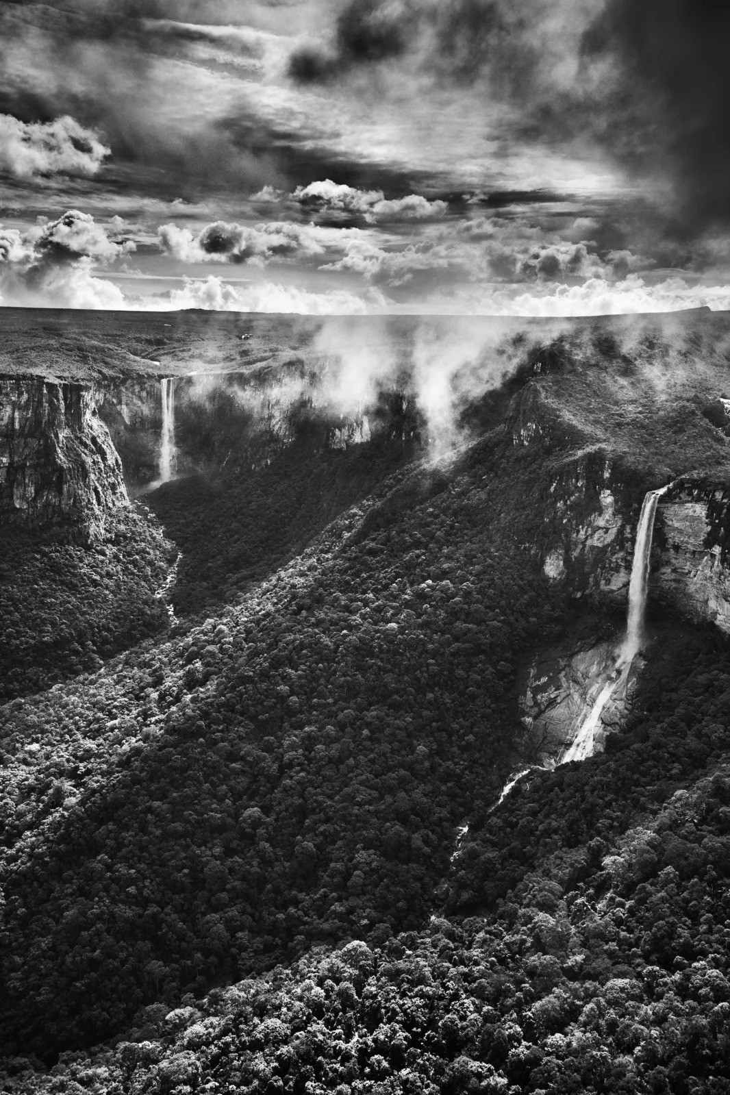 Sebastião Salgado, Aracá State Park, El Dorado Falls and Desabamento Falls, State of Amazonas, Brazil (XL) Sebastião Salgado, Aracá State Park, El Dorado Falls and Desabamento Falls, State of Amazonas, Brazil (XL)