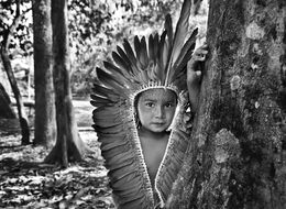 Photographie, Manda Yawanawá, from the Village of Escondido, Rio Gregório Indigenous Territory, State of Acre, Brazil (S), Sebastião Salgado