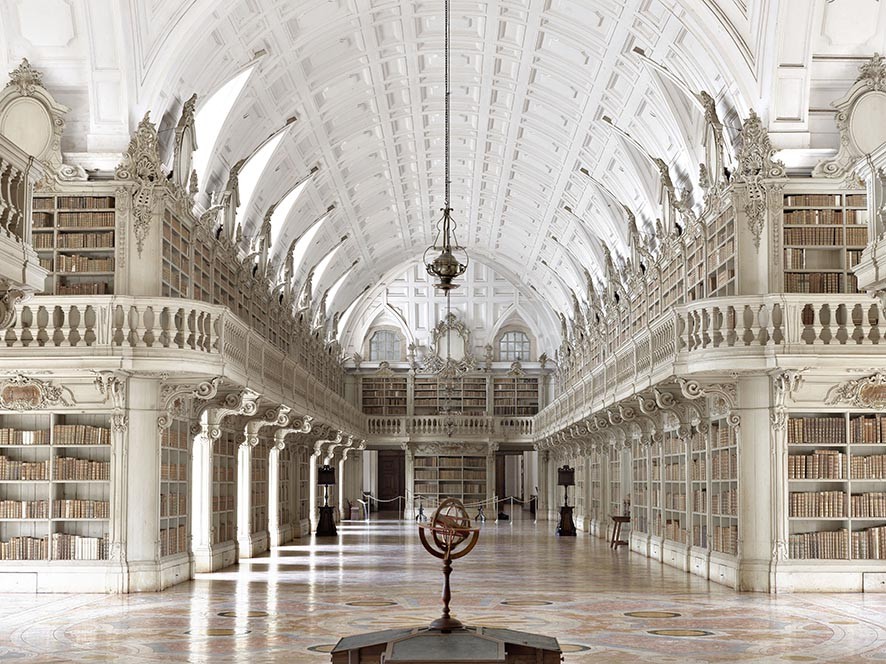 Massimo Listri, Biblioteca di Mafra I, Mafra, Portugal Massimo Listri, Biblioteca di Mafra I, Mafra, Portugal