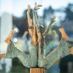 Sculpture, Two sisters, Dirk De Keyzer