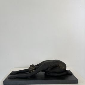 Sculpture, Flexion à genoux Moodhanasana, Brigitte De Cesco