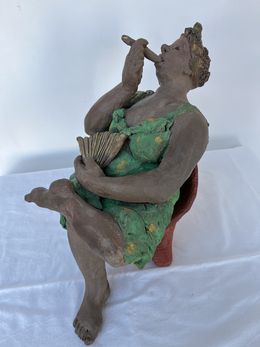 Sculpture, Les fumeuses de La Havane en discussion Anna assise dans le fauteuil rouge, Brigitte De Cesco