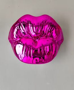Skulpturen, Kiss Fushia, Sagrasse