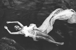 Photography, Floating, Yoland Rafougilet