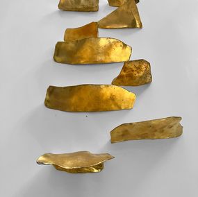 Sculpture, Cuerpos Magnéticos Gold sculpture, Carla Gimbatti