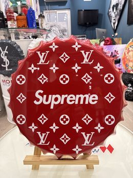Sculpture, Capsule Louis Vuitton Suprême Red, S2Bart